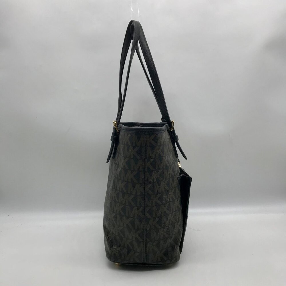 Michael Kors Brown Monogram Leather Carmen Shoulder Bag - Picture 3 of 10